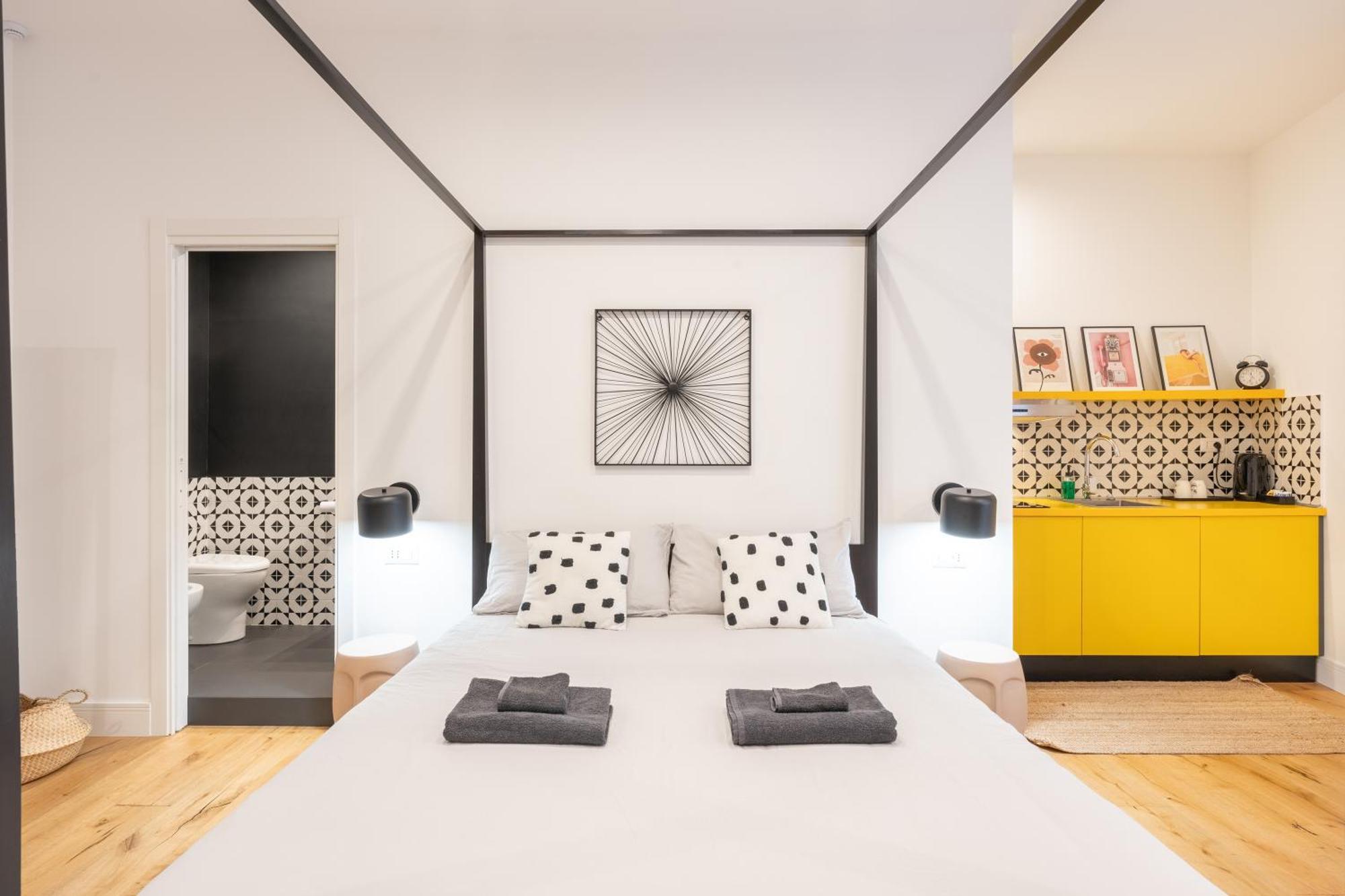 The Idyll Boutique Apartment - Suite In Napoli'S Spanish Quarters Стая снимка